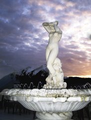 W Statue klein.jpg