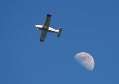 Kopie von Mond Flugzeug.jpg