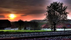 Rahmen_HDR_Sonnenaufgang_Krenglbach_zug_1_0000_L1050856-2.jpg