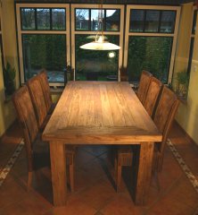 080308 uriger Tisch mit Stuehlen.jpg