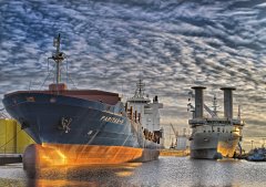 Schiffe-im-Emder-Hafen9b_Weiterentwickelt_1000.jpg